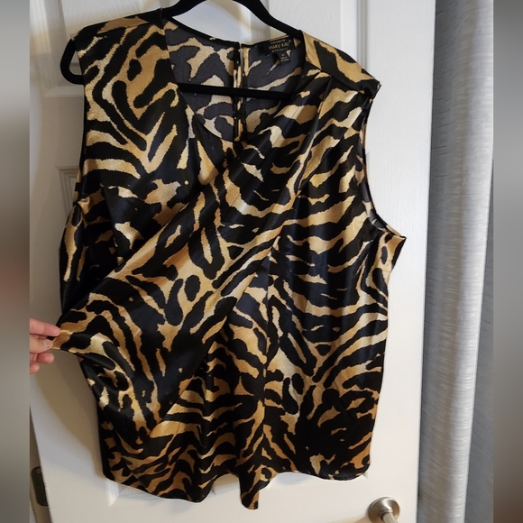 💥Sale💥Mary Kay Sleeveless Blouse Animal Print - Picture 1 of 8